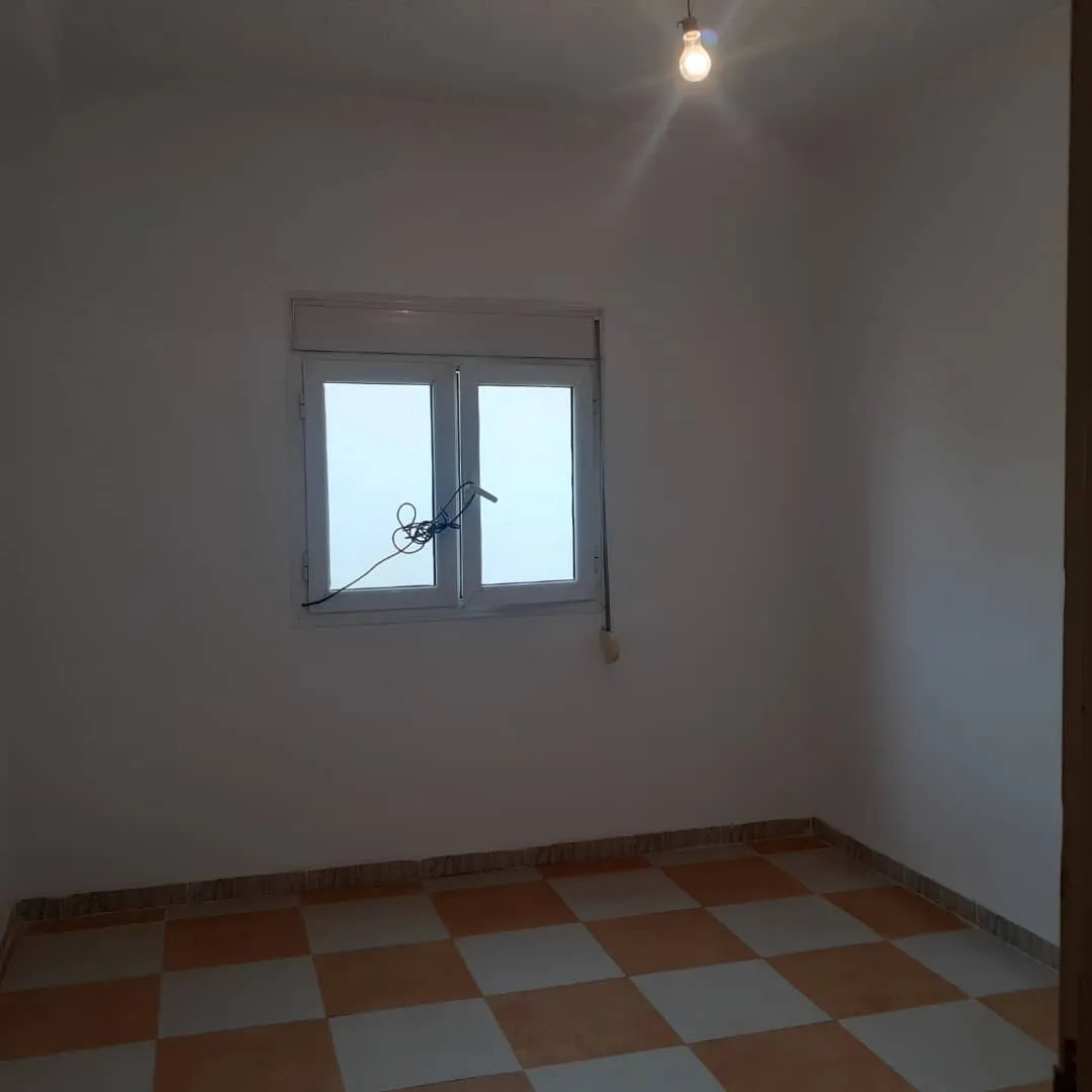 Appartement F3 à vendre à El Karma senia 